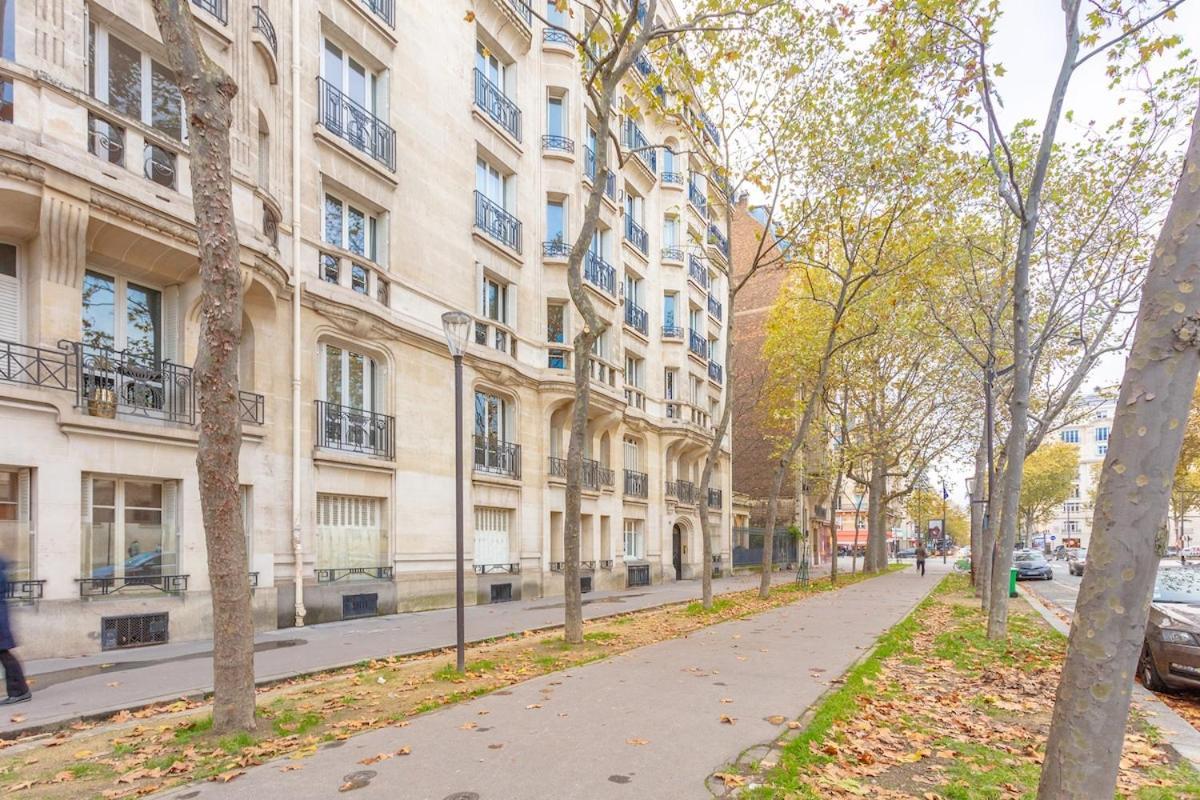 Paris Eiffel Studio Exteriör bild